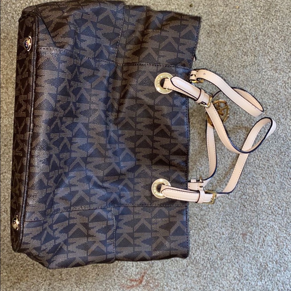 Mk purse